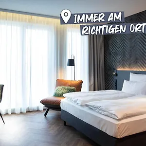 Otel Loginn Airport
